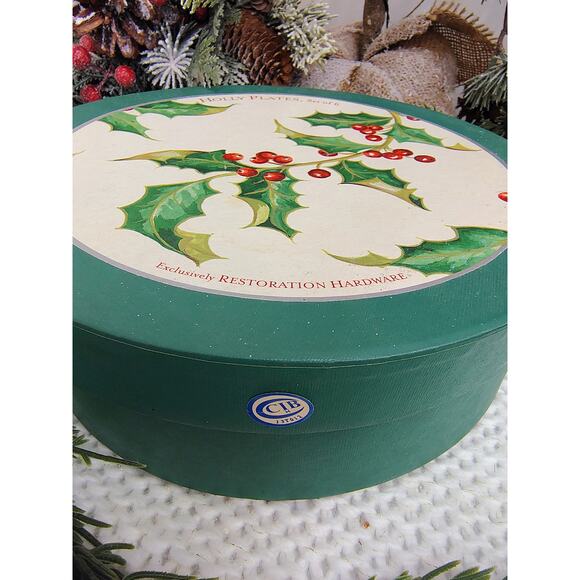 Restoration Hardware “Holly” Plates – Set of 6 in Original Box (Christmas 2001) - Picture 6 of 10